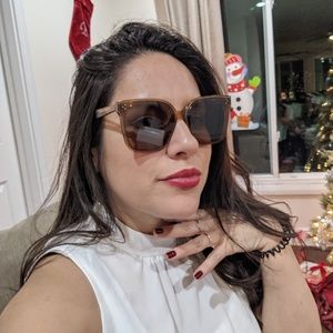 Meet your Posher, Romina